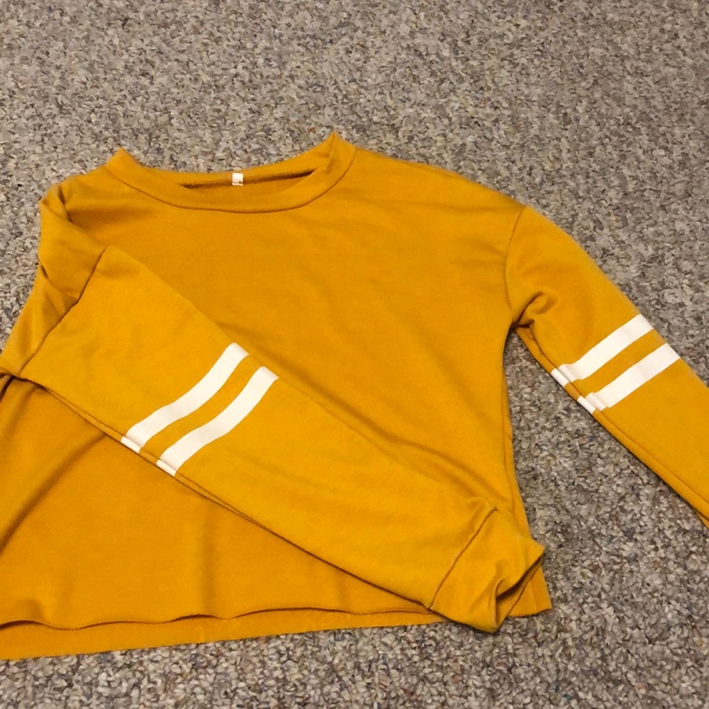 long sleeve crop top